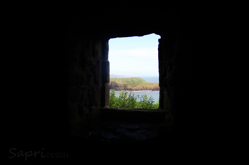 Dunnottar-Castle-schottland-scotland-reise-tipp-blog-sapri-design-roadtrip-burgen-schlösser-ruine-ausblick-strand-castle-ruin-13