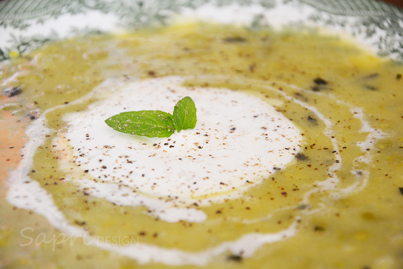 sapri-design-wochenend-rezept-suppe-kartoffel-erbsen-minze-kochen-2
