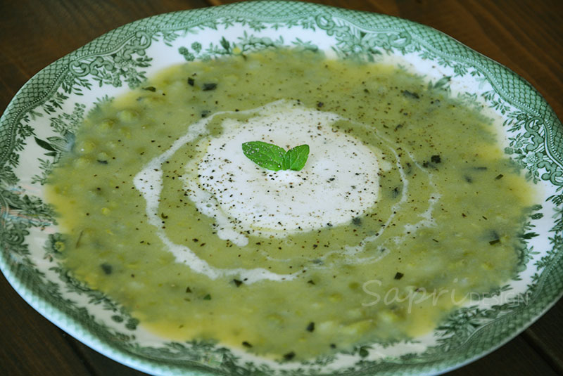 sapri-design-wochenend-rezept-suppe-kartoffel-erbsen-minze-kochen-3